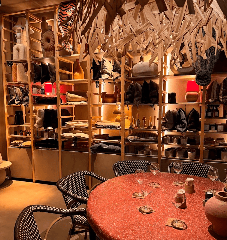 La Nena Bar Boutique interior bar de Andorra estilo chic con detalles estéticos muy curados local cálido