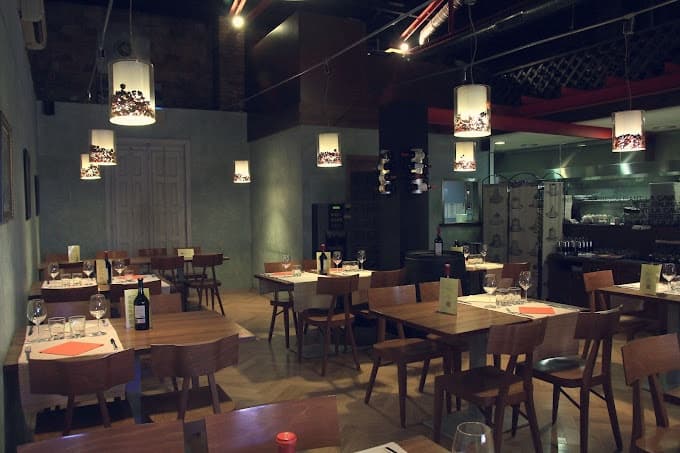 Interior del restaurante La Cava de Andorra la Vellla 