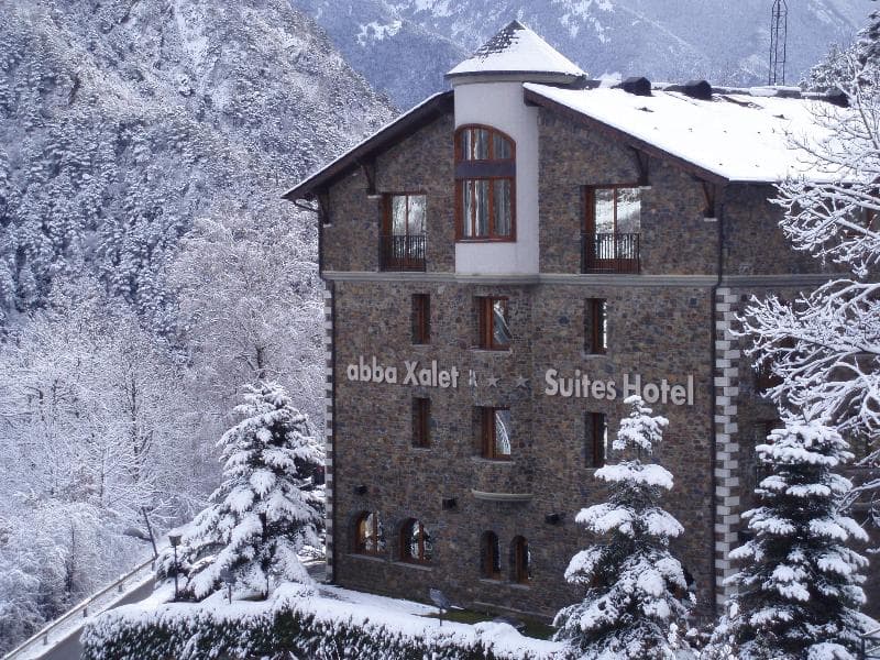 extérieur hôtel Abba Xalet Suites