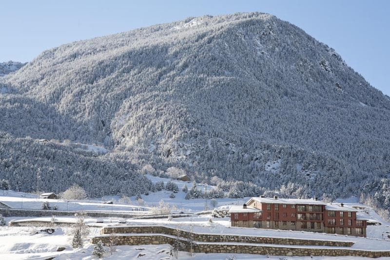 Hotel de l'Obaga Blanca Canillo, donde puedes ver la montaña nevada