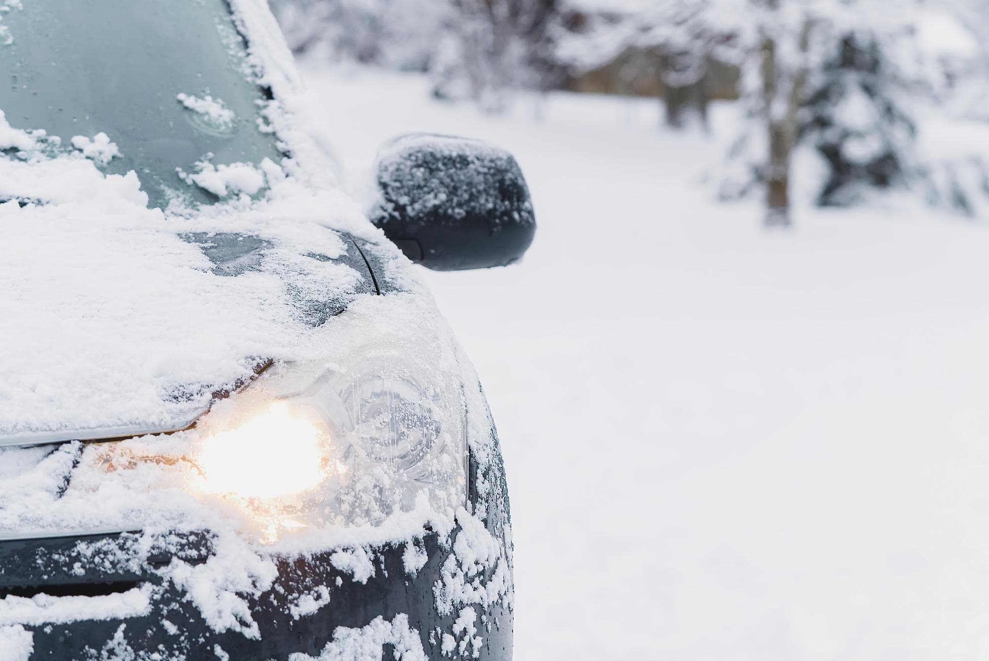 coche en la nieve