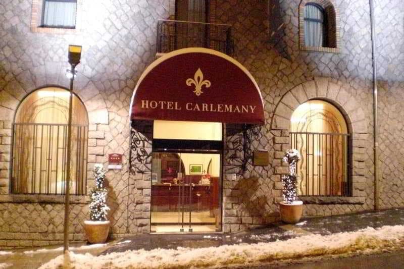 Fachada entrada puerta del Hotel Carlemany de Escaldes Engordany