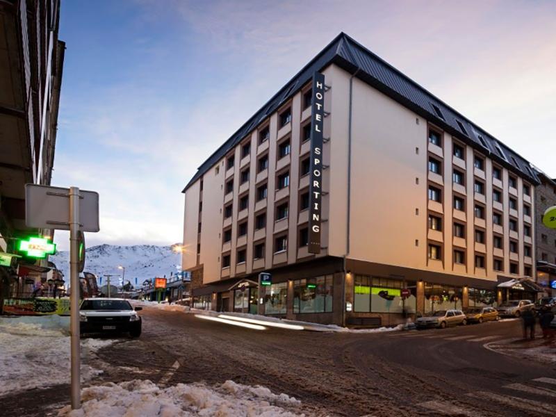 exterior hotel sporting