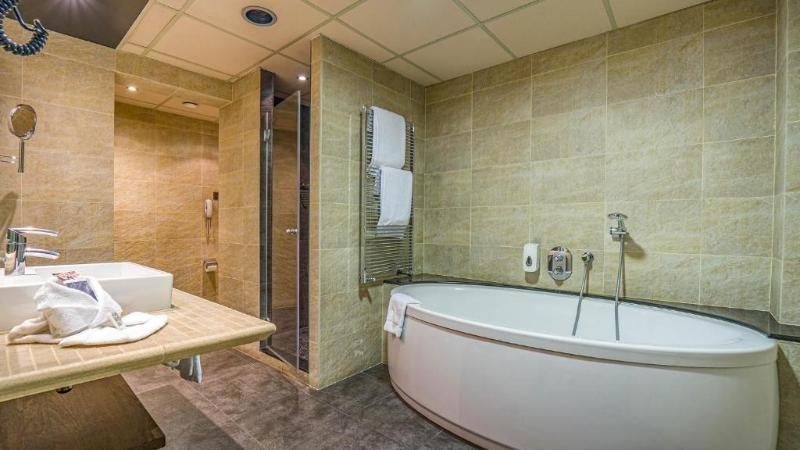 Jacuzzi hotel roc blanc andorra